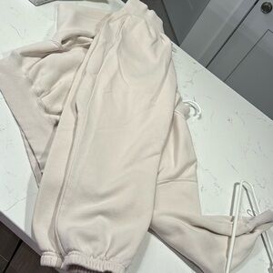 Nike XS cream woman’s sweat pants